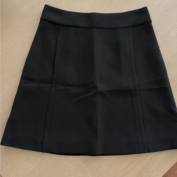 Elegant Black Women's Skirt - Picture 7 of 12